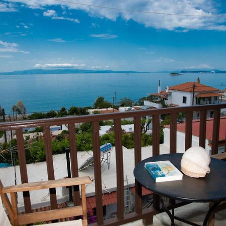 Lilian Beachfront Apartments 尼欧克利马 外观 照片