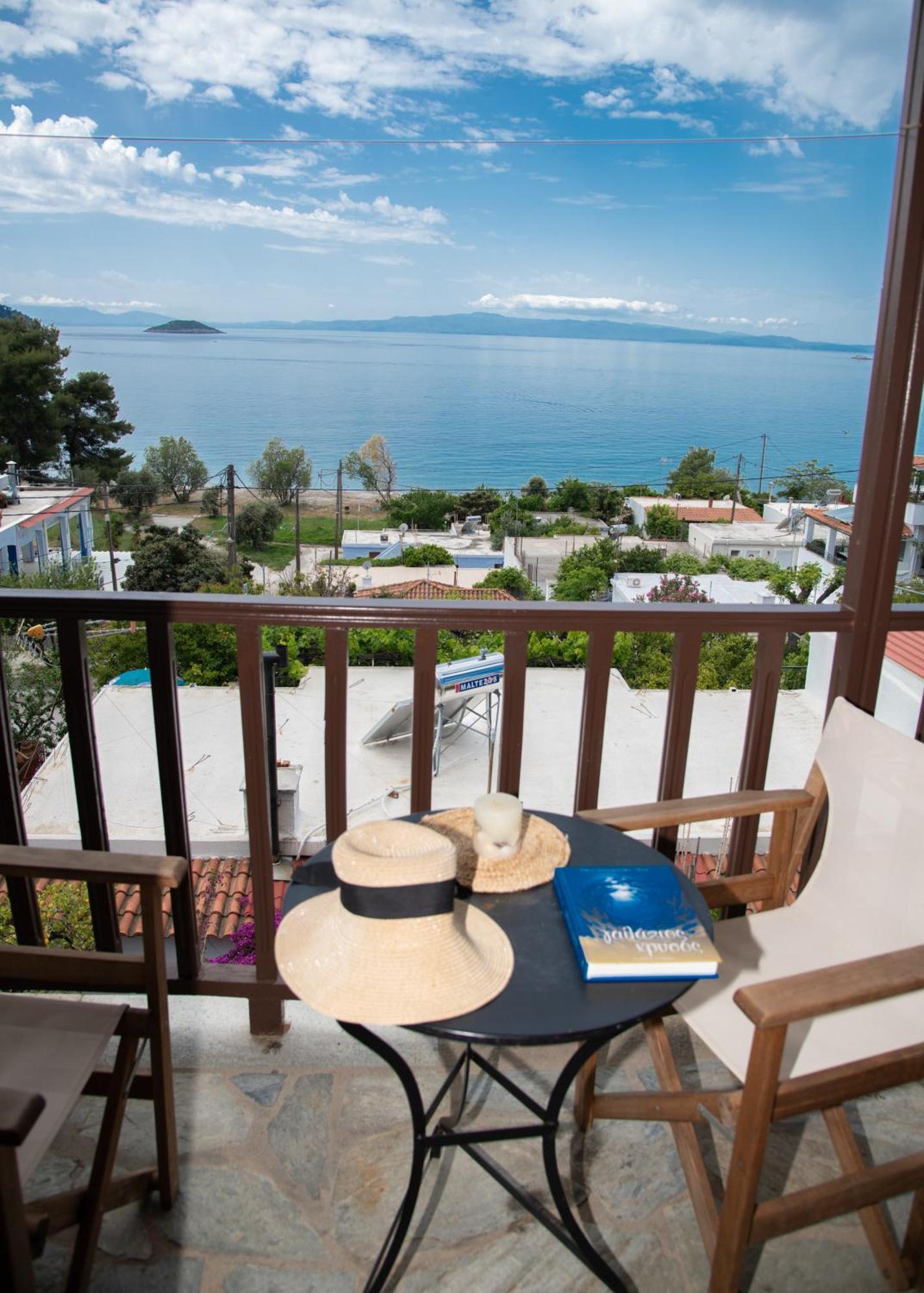Lilian Beachfront Apartments 尼欧克利马 外观 照片