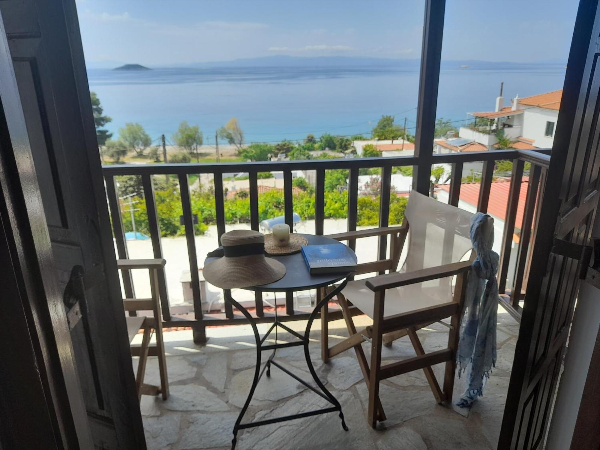 Lilian Beachfront Apartments 尼欧克利马 外观 照片