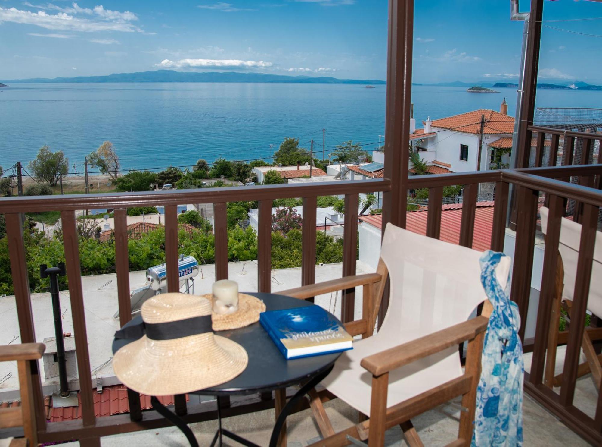 Lilian Beachfront Apartments 尼欧克利马 外观 照片