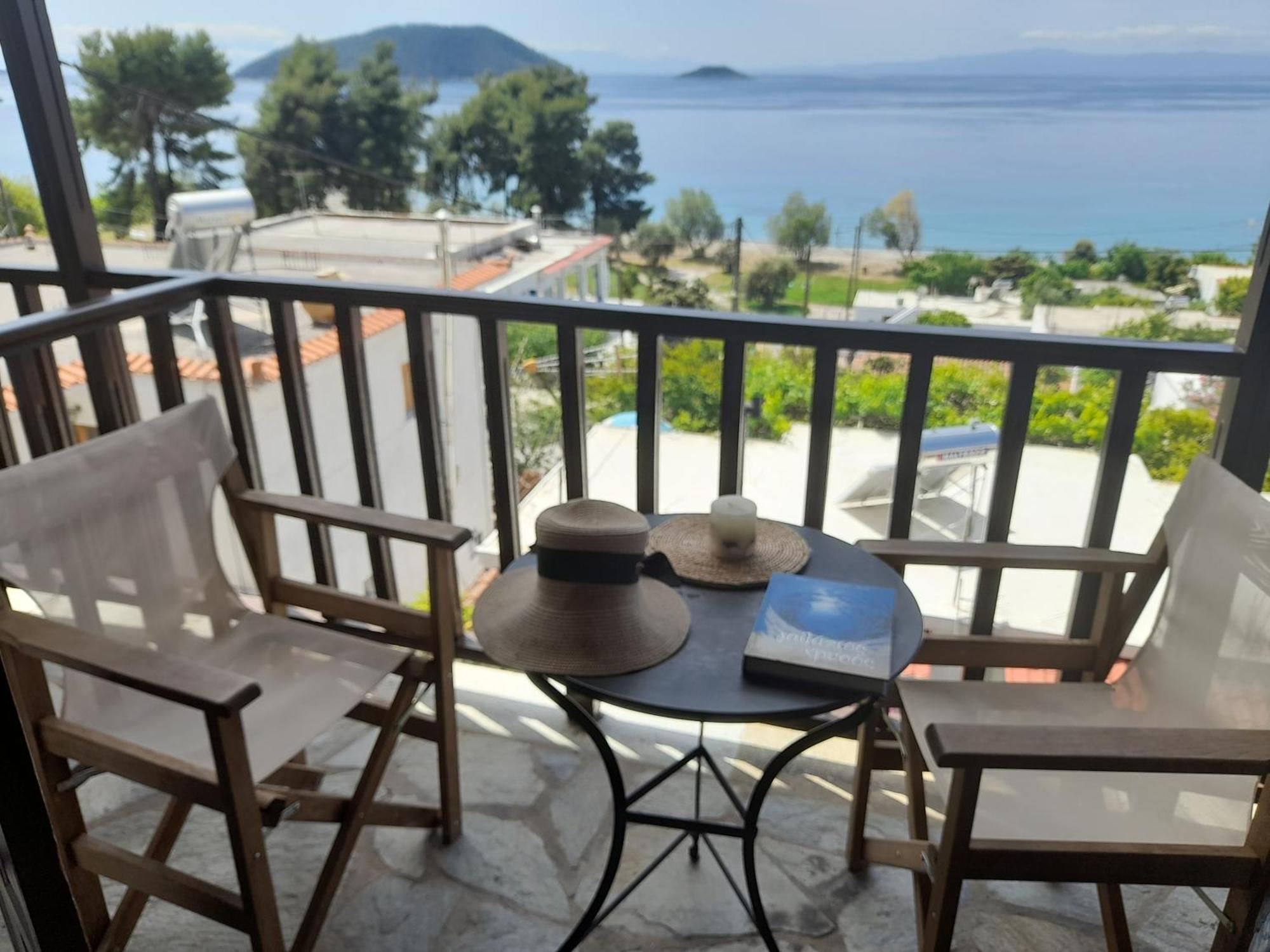 Lilian Beachfront Apartments 尼欧克利马 外观 照片