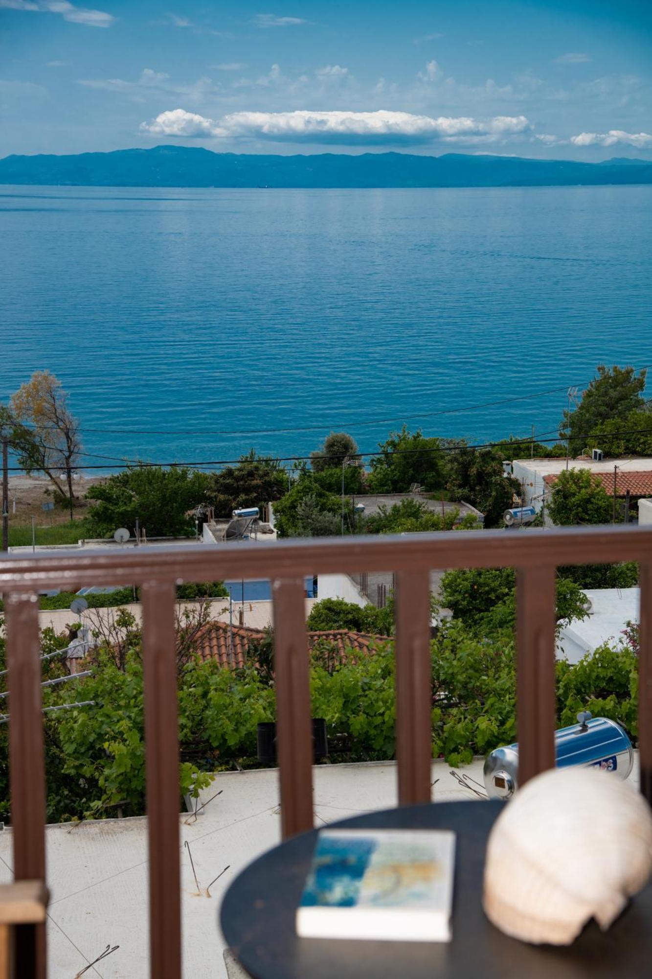 Lilian Beachfront Apartments 尼欧克利马 外观 照片