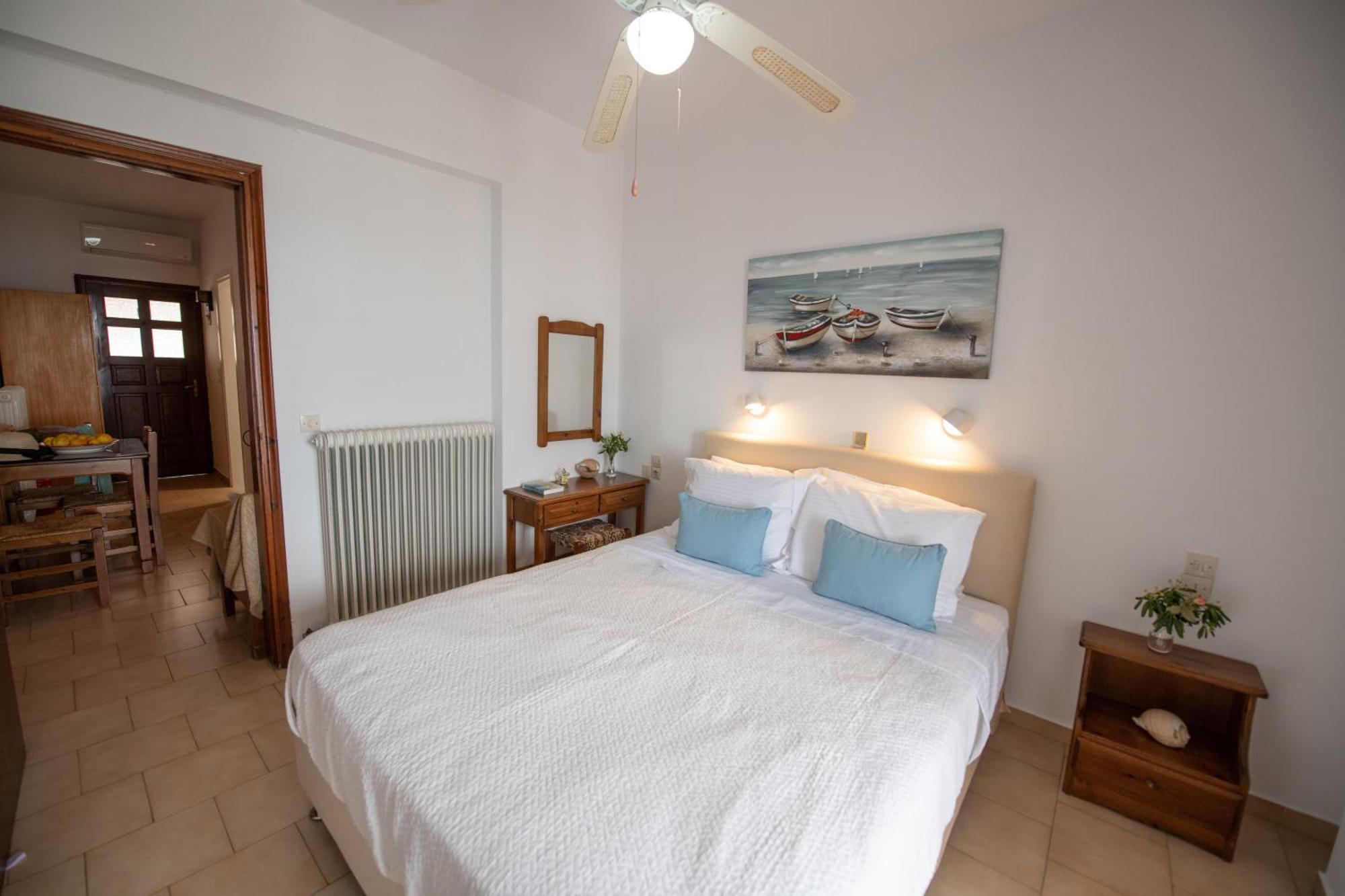 Lilian Beachfront Apartments 尼欧克利马 外观 照片