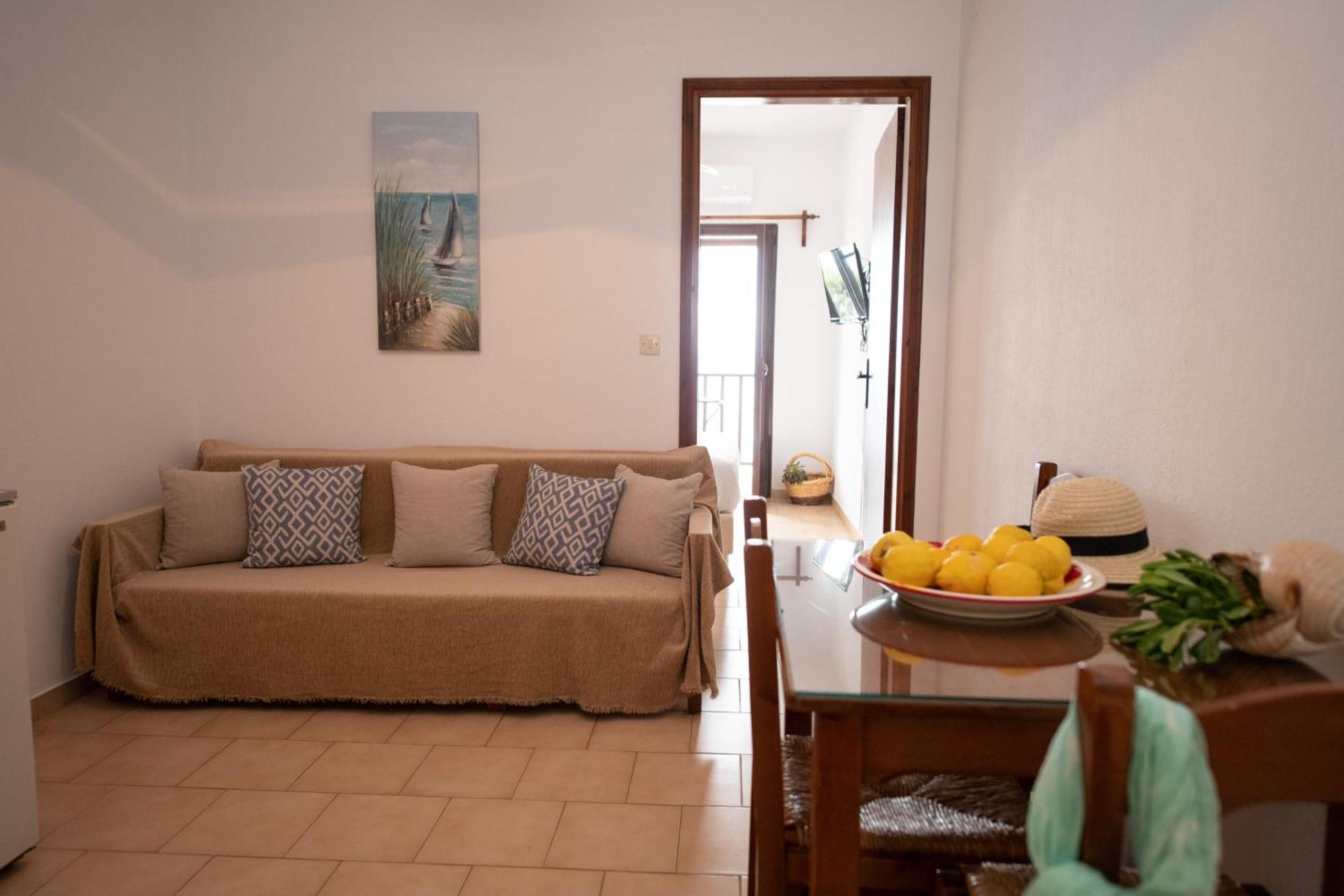 Lilian Beachfront Apartments 尼欧克利马 外观 照片