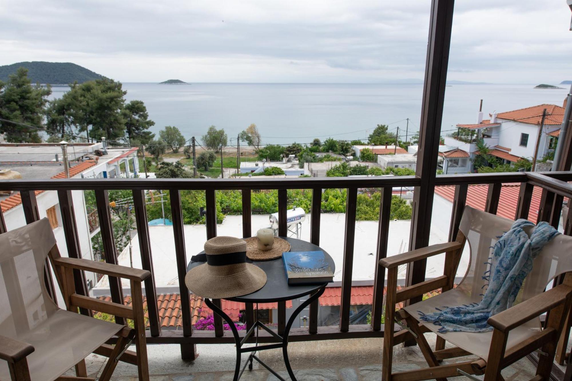 Lilian Beachfront Apartments 尼欧克利马 外观 照片